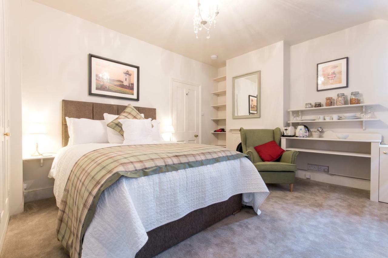 April House Weybridge - Boutique Guesthouse Екстер'єр фото