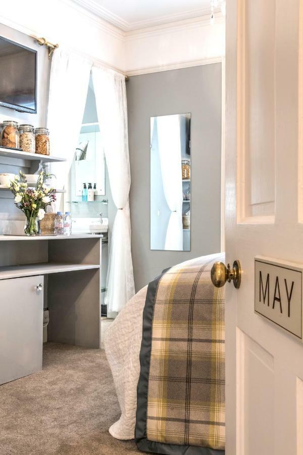 April House Weybridge - Boutique Guesthouse Екстер'єр фото